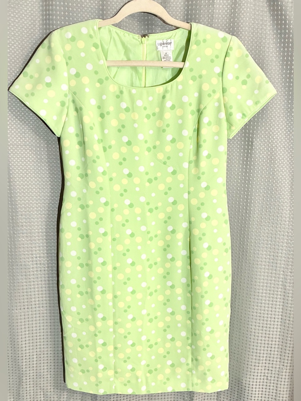 Liz Baker Green Polka Dot Sheath Dress Sz 8P Tonal lined SS Trendy Chic Party